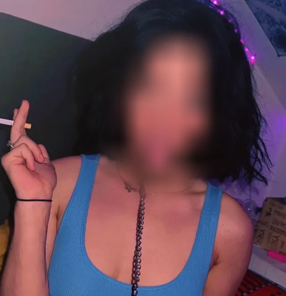 Annika, 23