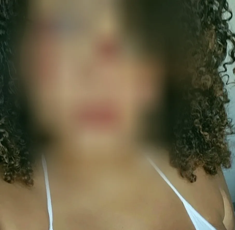 Büsra, 33