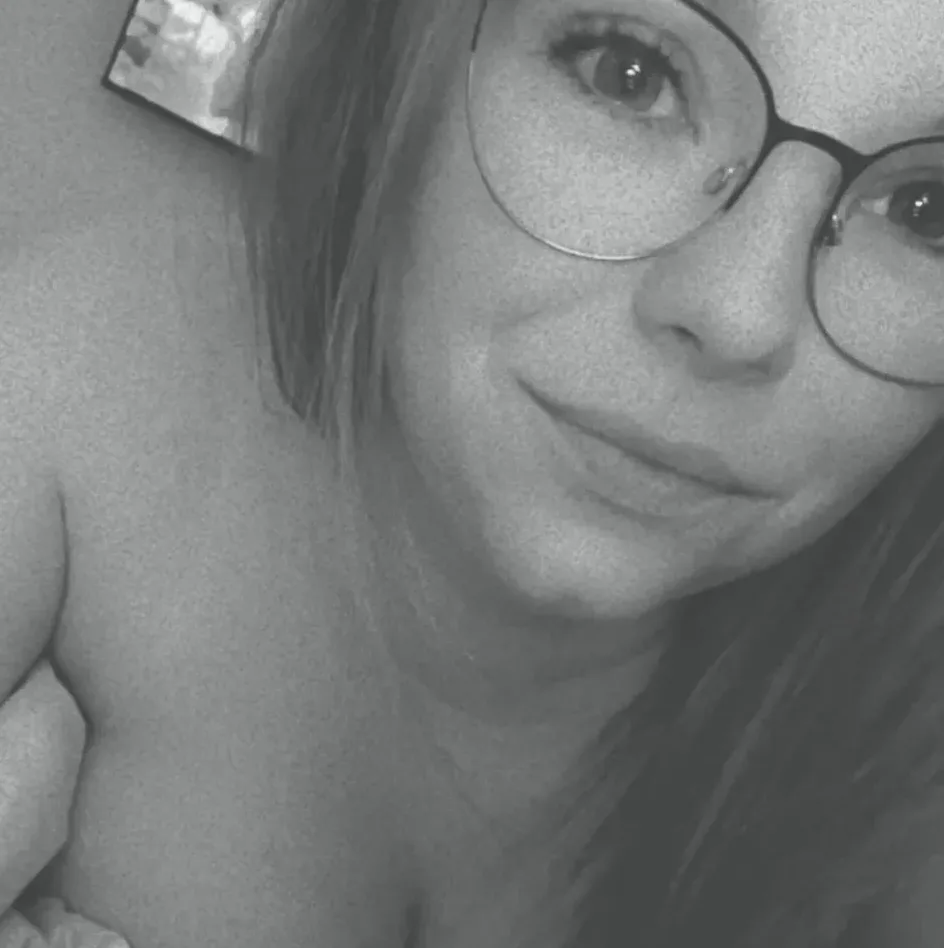 Dilara, 29