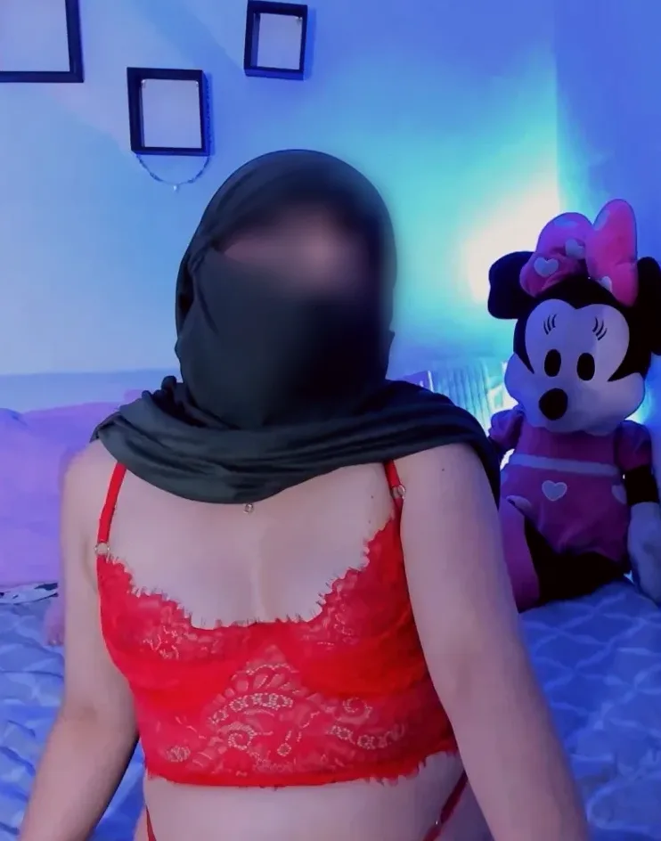 Melanie, 38
