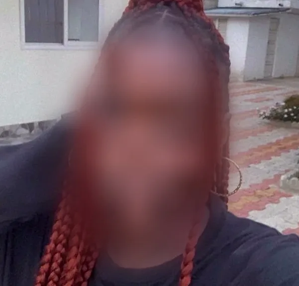 Sabrina, 24