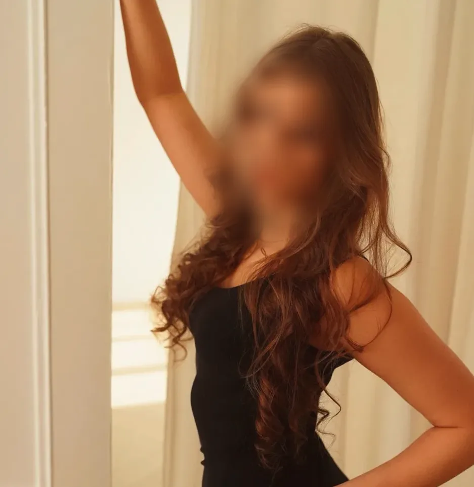 Vanessa, 19